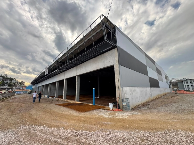 GALPÃO COMERCIAL(2.000m²)ÁREA NOBRE DE BRUSQUE-SC-COM DOCA!!: 1ª foto da galeria de imagens do imóvel