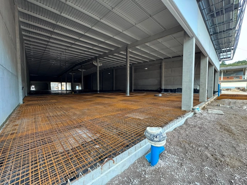 GALPÃO COMERCIAL(2.000m²)ÁREA NOBRE DE BRUSQUE-SC-COM DOCA!!: 3ª foto da galeria de imagens do imóvel