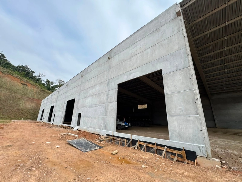 Galpão com 2.000m² ,3 docas,amplo pátio:disponível locação em Brusque!: 3ª foto da galeria de imagens do imóvel