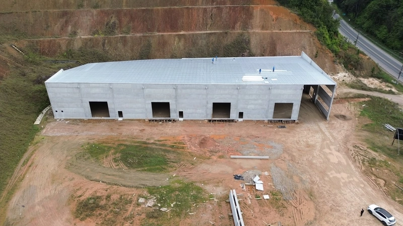 Galpão com 2.000m² ,3 docas,amplo pátio:disponível locação em Brusque!: 8ª foto da galeria de imagens do imóvel