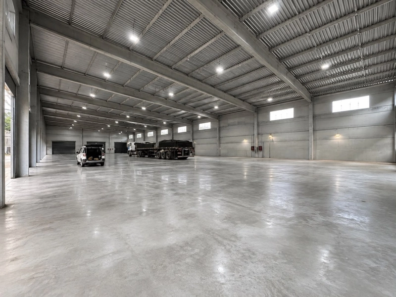 Galpão com 2.000m² ,3 docas,amplo pátio:disponível locação em Brusque!: 4ª foto da galeria de imagens do imóvel