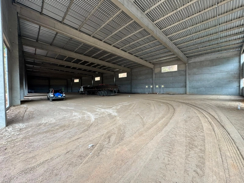 Galpão com 2.000m² ,3 docas,amplo pátio:disponível locação em Brusque!: 5ª foto da galeria de imagens do imóvel