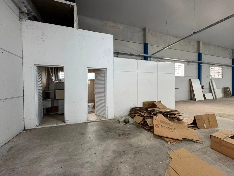 Galpão  com 750m² .1 doca,energia trifásica,amplo pátio em BRUSQUE!!: 7ª foto da galeria de imagens do imóvel