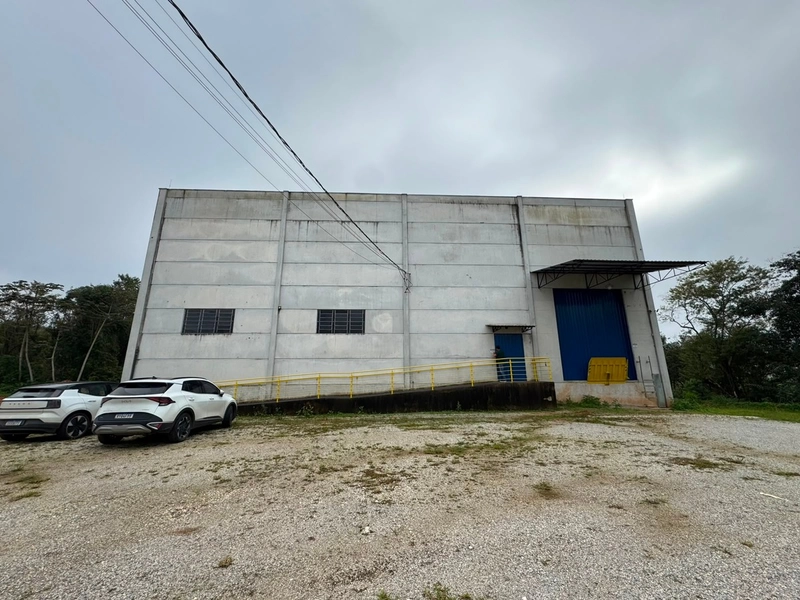Galpão  com 750m² .1 doca,energia trifásica,amplo pátio em BRUSQUE!!: 1ª foto da galeria de imagens do imóvel