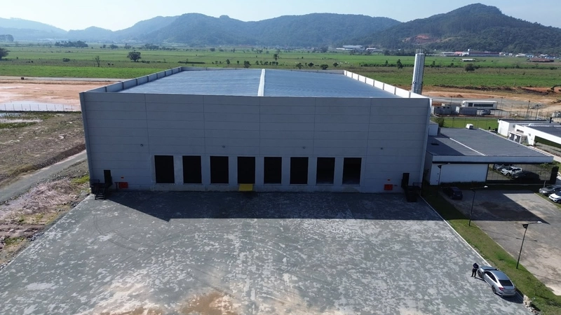 GALPÃO 3.342m²,sistema preventivo J4,disponível locação -Navegantes/SC: 1ª foto da galeria de imagens do imóvel