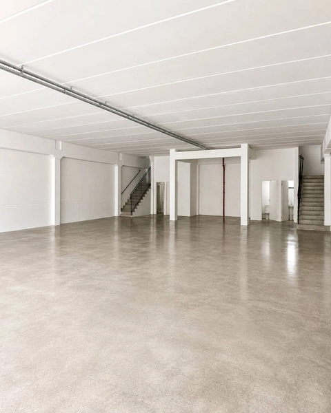 ALUGUEL GALPÃO COMERCIAL (750m²)com mezanino em Brusque: 3ª foto da galeria de imagens do imóvel