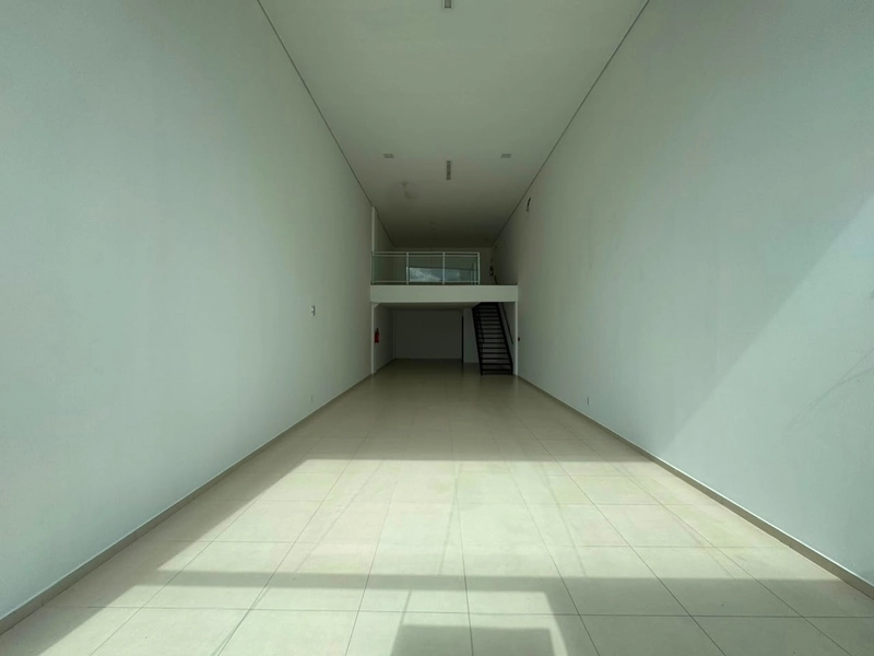 SALA COMERCIAL 106 m² com mezanino em Brusque/SC.: 3ª foto da galeria de imagens do imóvel