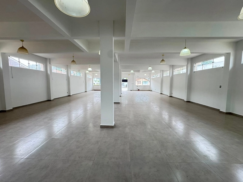 GALPÃO COMERCIAL(350m²)PARA LOCAÇÃO NA CIDADE DE BRUSQUE-SC: 6ª foto da galeria de imagens do imóvel