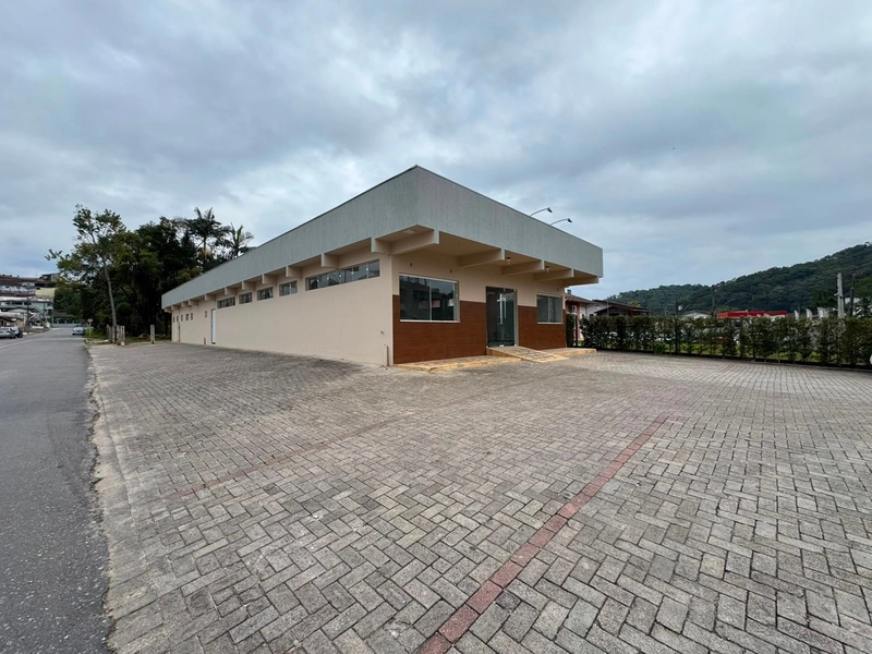 GALPÃO COMERCIAL(350m²)PARA LOCAÇÃO NA CIDADE DE BRUSQUE-SC: 13ª foto da galeria de imagens do imóvel