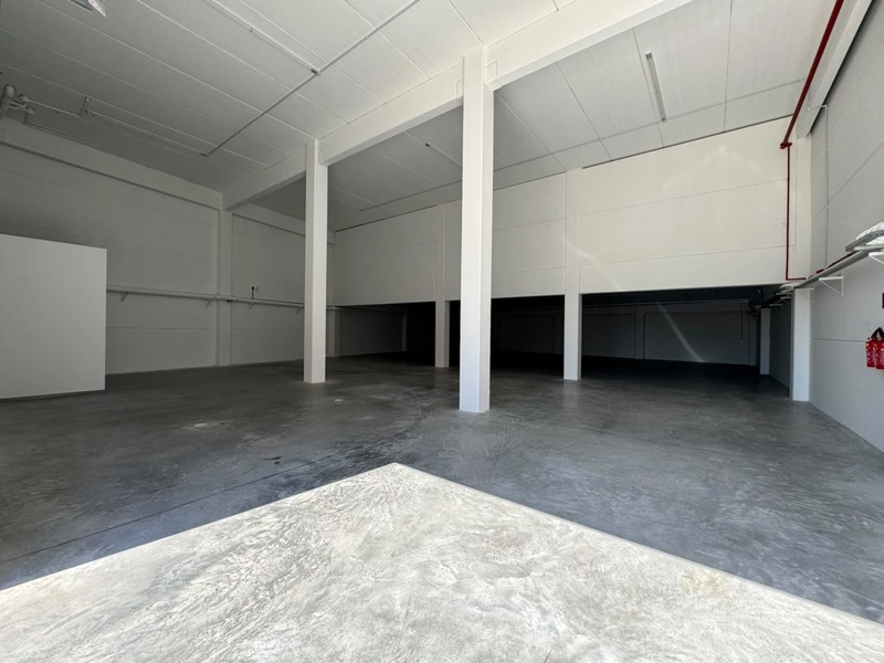 GALPÃO INDUSTRIAL E COMERCIAL PARA LOCAÇÃO EM BRUSQUE(415m²): 4ª foto da galeria de imagens do imóvel