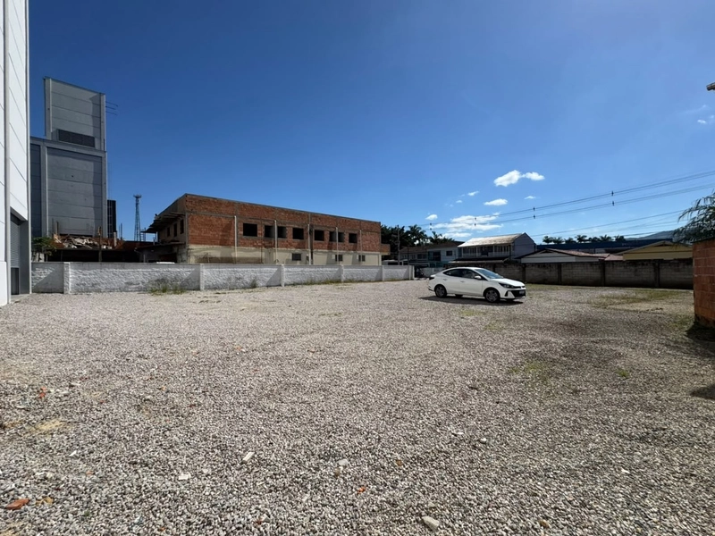 GALPÃO INDUSTRIAL E COMERCIAL PARA LOCAÇÃO EM BRUSQUE(415m²): 12ª foto da galeria de imagens do imóvel