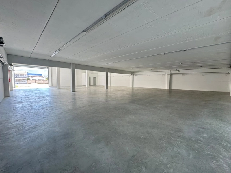 GALPÃO INDUSTRIAL E COMERCIAL PARA LOCAÇÃO EM BRUSQUE(415m²): 9ª foto da galeria de imagens do imóvel
