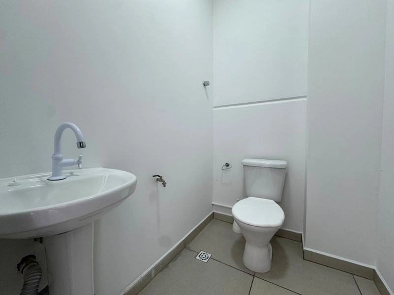 GALPÃO INDUSTRIAL E COMERCIAL PARA LOCAÇÃO EM BRUSQUE(415m²): 8ª foto da galeria de imagens do imóvel