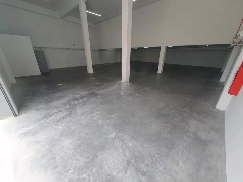 GALPÃO INDUSTRIAL E COMERCIAL PARA LOCAÇÃO EM BRUSQUE(415m²): 5ª foto da galeria de imagens do imóvel
