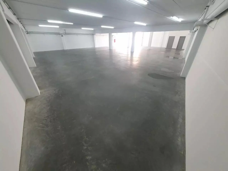 GALPÃO INDUSTRIAL E COMERCIAL PARA LOCAÇÃO EM BRUSQUE(415m²): 4ª foto da galeria de imagens do imóvel