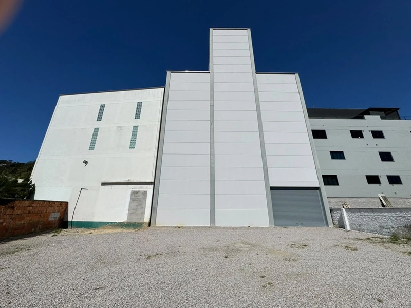 GALPÃO INDUSTRIAL E COMERCIAL PARA LOCAÇÃO EM BRUSQUE(415m²)