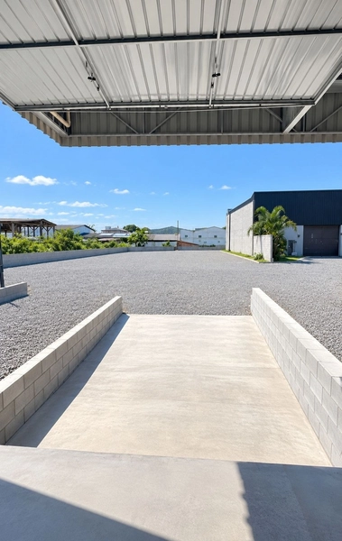 Galpão (375m²) com docas,energia trifásica em Itajaí/ SC.: 2ª foto da galeria de imagens do imóvel