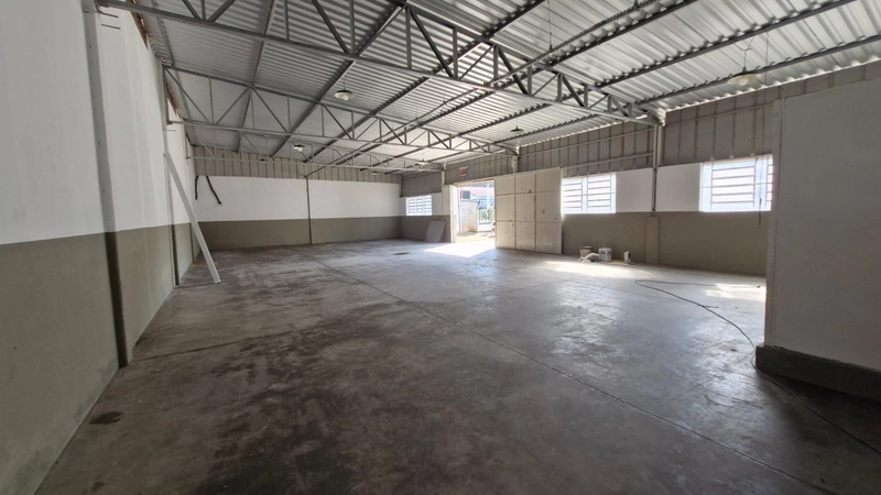 GALPÃO(175 m²) em uma região excelente aqui em Brusque: confira!: 8ª foto da galeria de imagens do imóvel