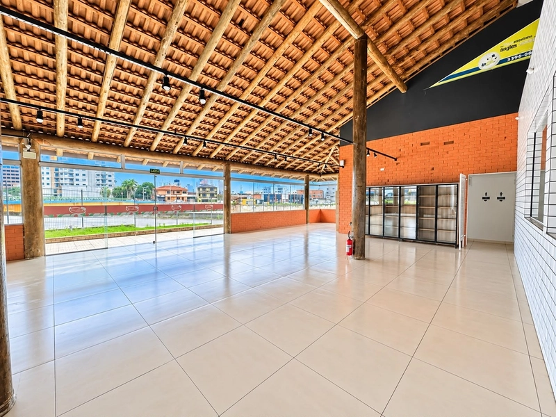 332 m² de espaço amplo e versátil em Brusque confira descrição efotos: 7ª foto da galeria de imagens do imóvel