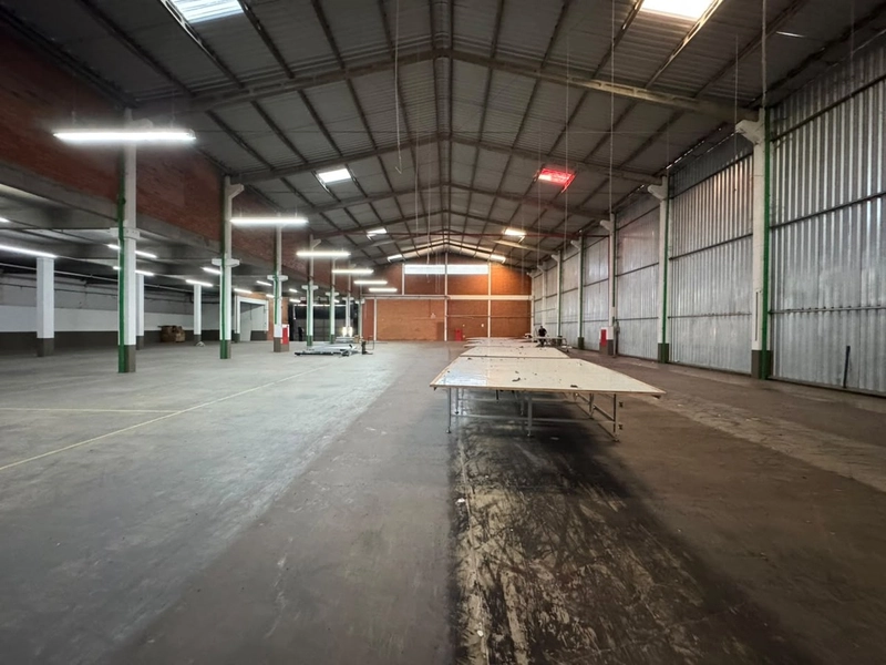 GALPÃO PARA LOCAÇÃO | 1.680 m² | REGIÃO CENTRAL DE BRUSQUE – SC: 2ª foto da galeria de imagens do imóvel