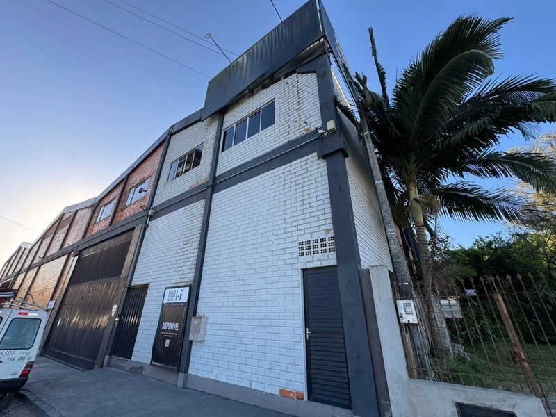 GALPÃO PARA LOCAÇÃO | 867 m² | REGIÃO CENTRAL DE BRUSQUE – SC: 1ª foto da galeria de imagens do imóvel