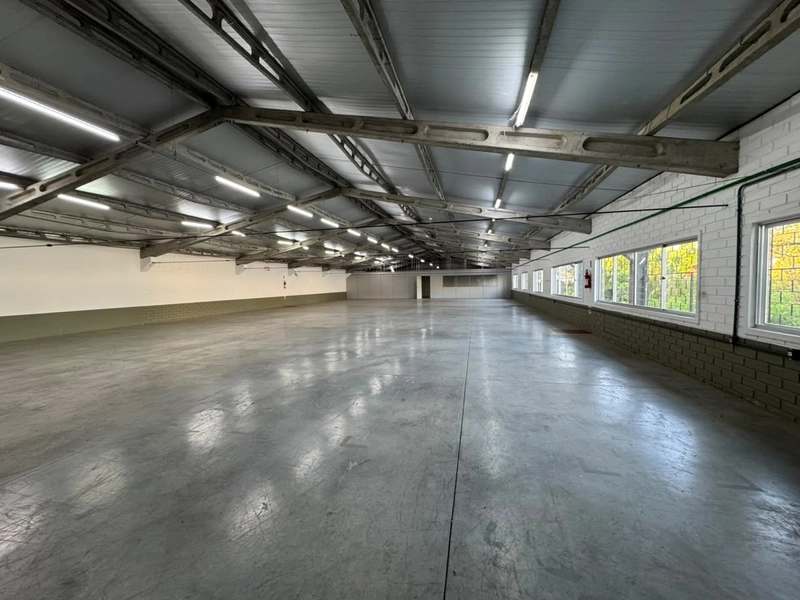GALPÃO PARA LOCAÇÃO | 867 m² | REGIÃO CENTRAL DE BRUSQUE – SC: 2ª foto da galeria de imagens do imóvel