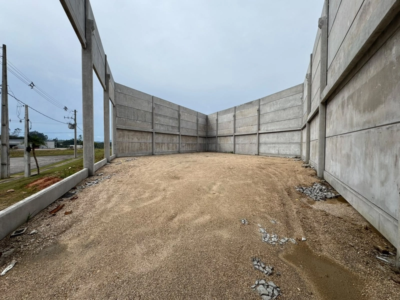 GALPÃO PARA LOCAÇÃO | 548m2 ,1PORTA ACESSO A CAMINHÃO: 3ª foto da galeria de imagens do imóvel
