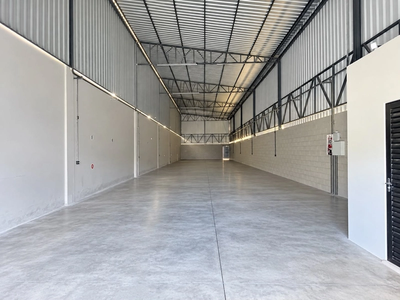 GALPÃO PARA LOCAÇÃO(313m²),com doca,amplo espaço!: 3ª foto da galeria de imagens do imóvel