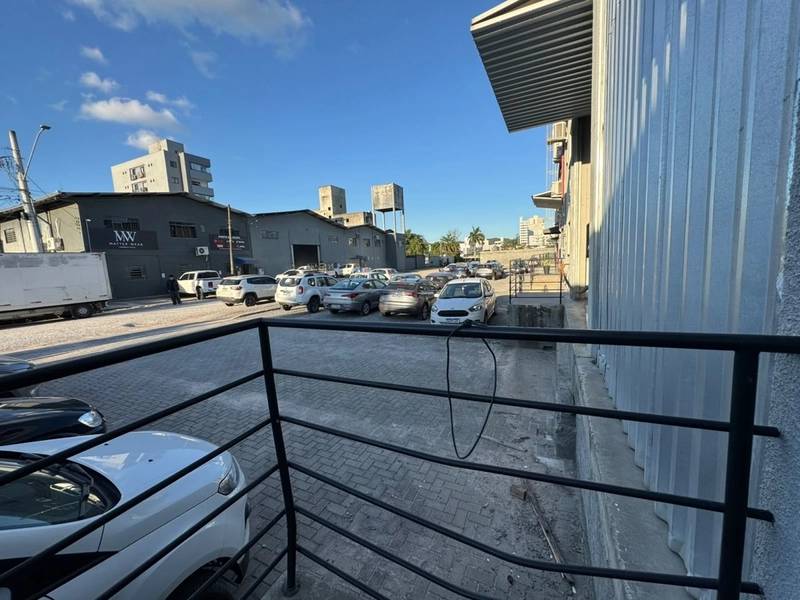 GALPÃO PARA LOCAÇÃO(313m²),com doca,amplo espaço!: 5ª foto da galeria de imagens do imóvel
