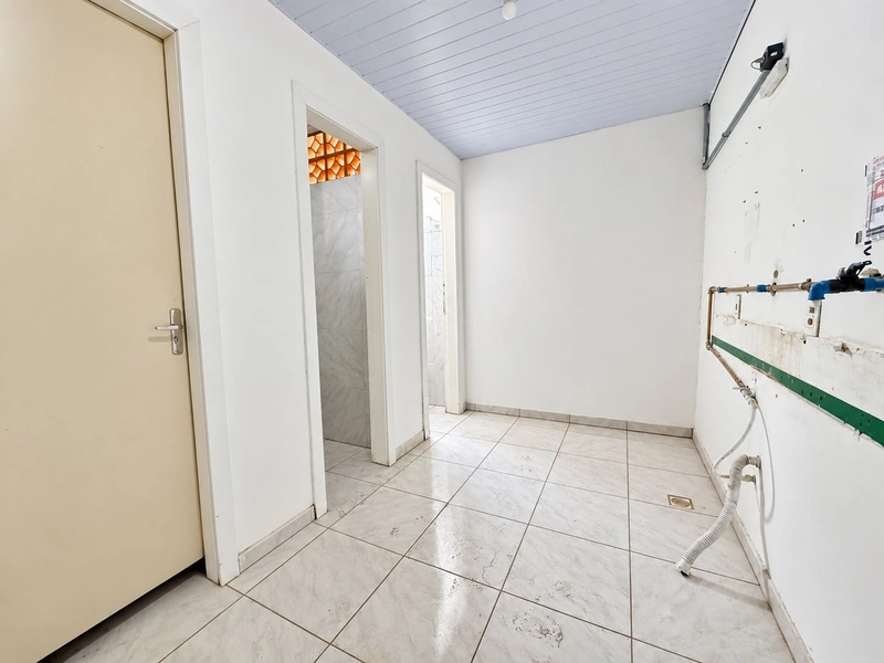 GALPÃO PARA LOCAÇÃO(864m²),com refeitório prox.ao Centro de Brusque!: 5ª foto da galeria de imagens do imóvel