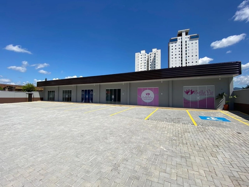 SALA COMERCIAL NO CENTRO II,amplo estacionamento,agende sua visita!: 3ª foto da galeria de imagens do imóvel