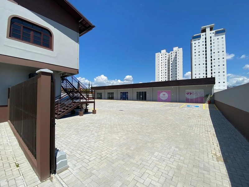 SALA COMERCIAL NO CENTRO II,amplo estacionamento,agende sua visita!: 8ª foto da galeria de imagens do imóvel