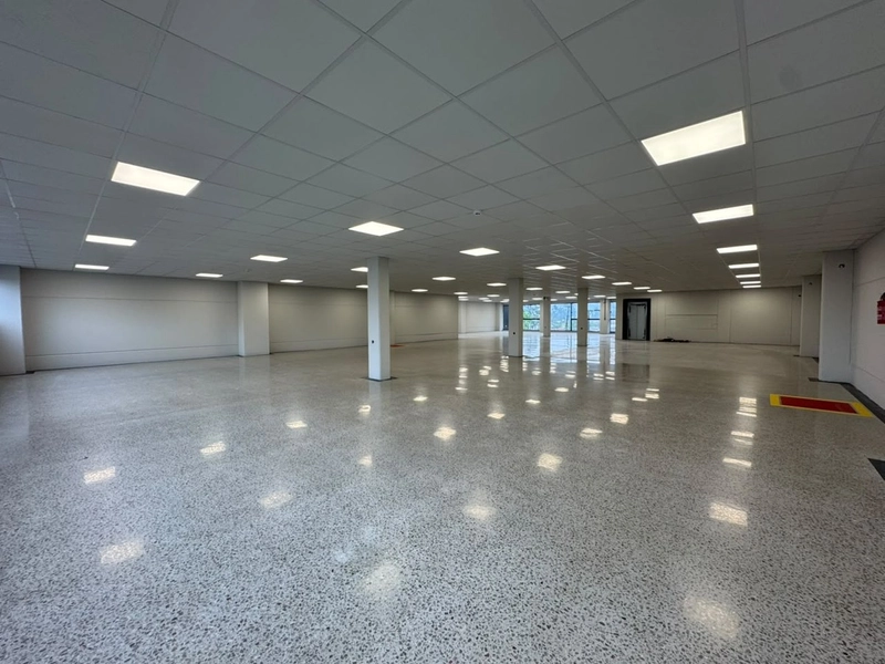 GALPÃO COMERCIAL(1147m²),COM DOCA,ELEVADOR PARA LOCAÇÃO EM BRUSQUE!: 14ª foto da galeria de imagens do imóvel