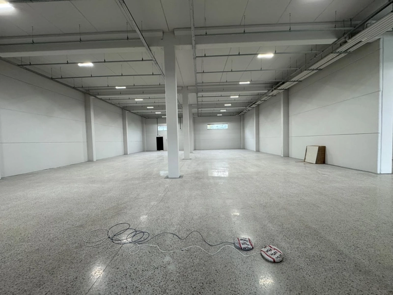 GALPÃO COMERCIAL(1147m²),COM DOCA,ELEVADOR PARA LOCAÇÃO EM BRUSQUE!: 24ª foto da galeria de imagens do imóvel