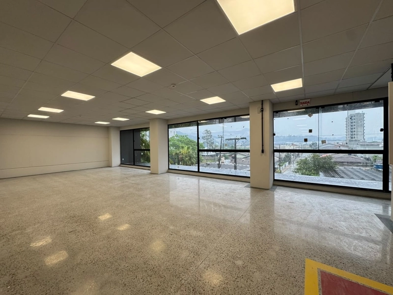 GALPÃO COMERCIAL(1147m²),COM DOCA,ELEVADOR PARA LOCAÇÃO EM BRUSQUE!: 18ª foto da galeria de imagens do imóvel