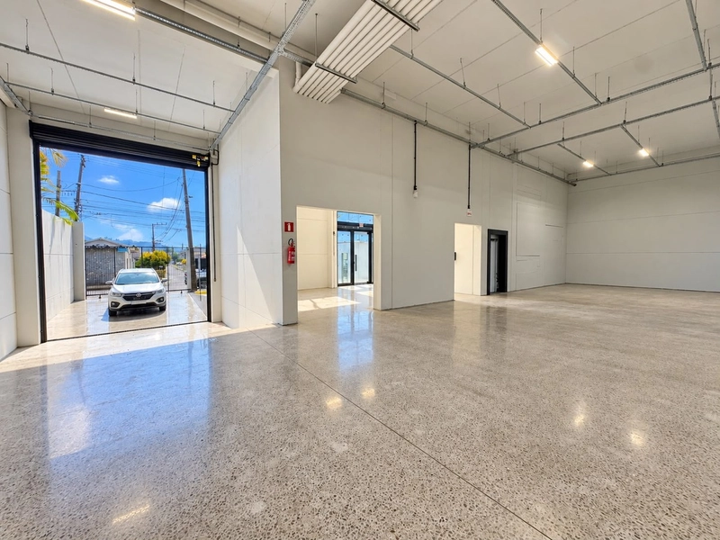 GALPÃO COMERCIAL(1147m²),COM DOCA,ELEVADOR PARA LOCAÇÃO EM BRUSQUE!: 7ª foto da galeria de imagens do imóvel