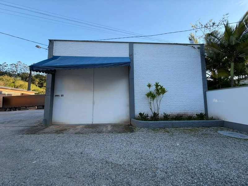 Galpão(300m²),com escritório,refeitório em BRUSQUE/SC!