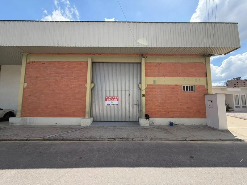 Galpão com 570m²,com mezanino para escritório a 1kmCentro-Brusque!: 1ª foto da galeria de imagens do imóvel