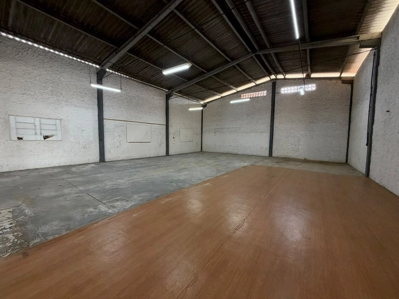 Galpão com 570m²,com mezanino para escritório a 1kmCentro-Brusque!: 7ª foto da galeria de imagens do imóvel