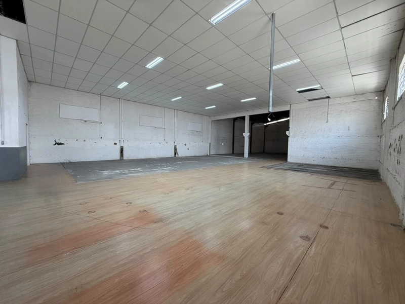 Galpão com 570m²,com mezanino para escritório a 1kmCentro-Brusque!: 3ª foto da galeria de imagens do imóvel