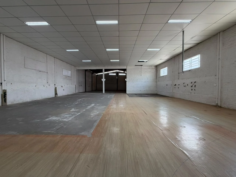 Galpão com 570m²,com mezanino para escritório a 1kmCentro-Brusque!: 2ª foto da galeria de imagens do imóvel
