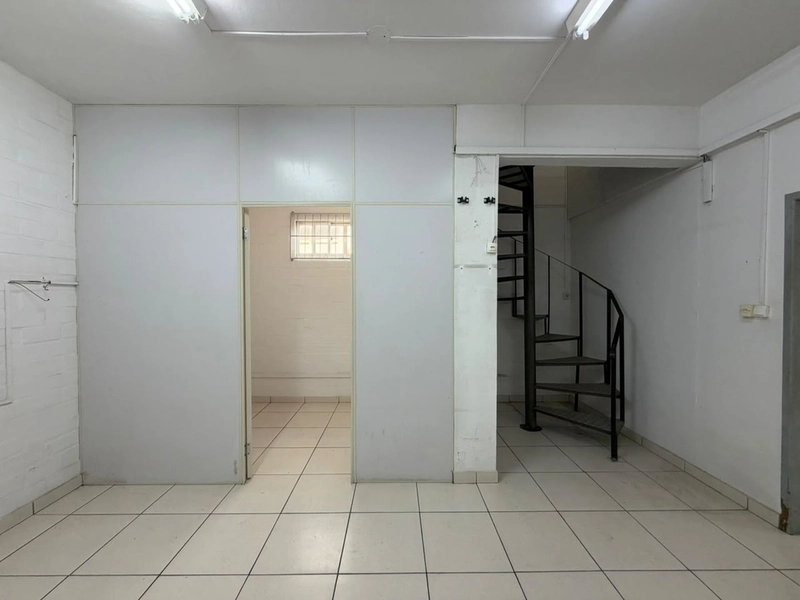 Galpão com 570m²,com mezanino para escritório a 1kmCentro-Brusque!: 11ª foto da galeria de imagens do imóvel