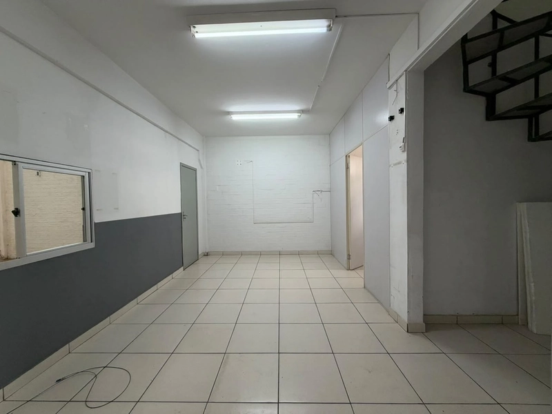 Galpão com 570m²,com mezanino para escritório a 1kmCentro-Brusque!: 9ª foto da galeria de imagens do imóvel