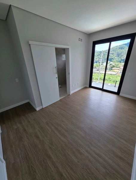 CASA COM VISTA INCRÍVEL NOVA A VENDA -Bairro Guarani: 12ª foto da galeria de imagens do imóvel