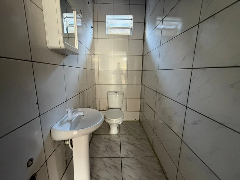 GALPÃO(200m²),PARA LOCAÇÃO,COM ELEVADOR CARGA E DESCARGA,EM BRUSQUE: 11ª foto da galeria de imagens do imóvel