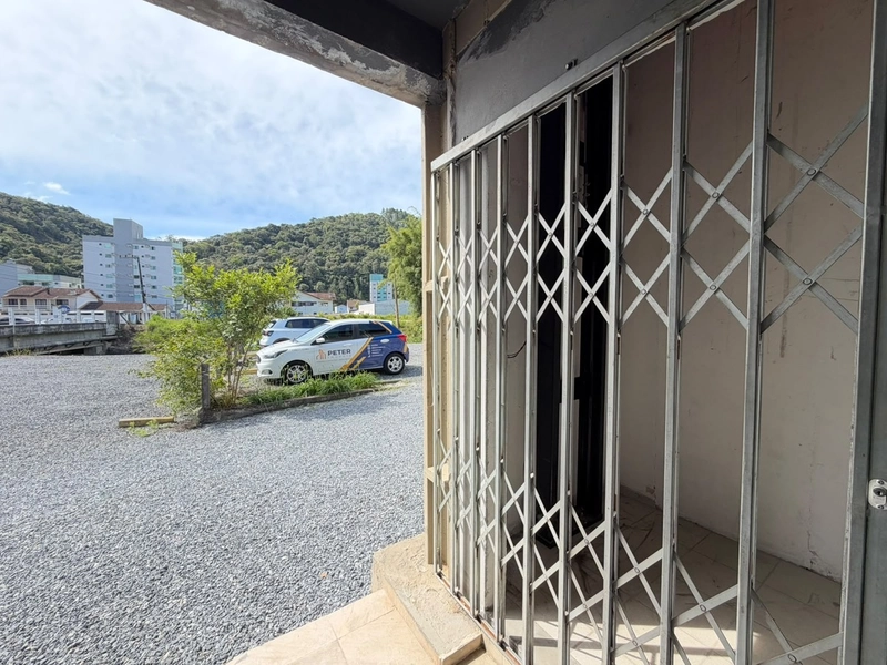 GALPÃO(200m²),PARA LOCAÇÃO,COM ELEVADOR CARGA E DESCARGA,EM BRUSQUE: 13ª foto da galeria de imagens do imóvel