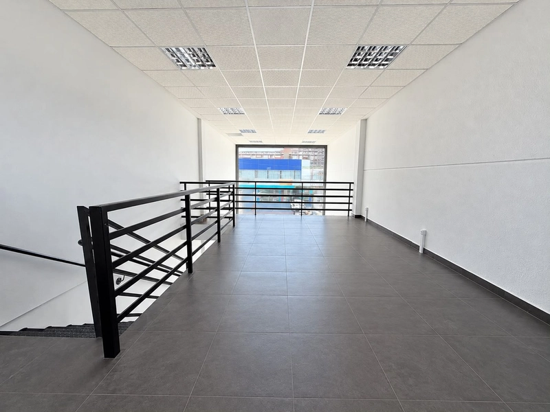 SALA COMERCIAL 120 m²com mezanino,estacionamento-Avenida Otto Renaux!: 8ª foto da galeria de imagens do imóvel