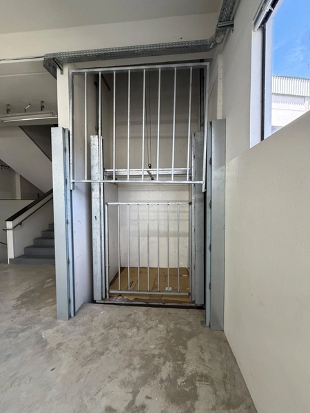 GALPÃO DE 680m²,ENERGIA TRIFÁSICA,3PAVIMENTOS EM BRUSQUE: ALUGUE JÁ!: 6ª foto da galeria de imagens do imóvel