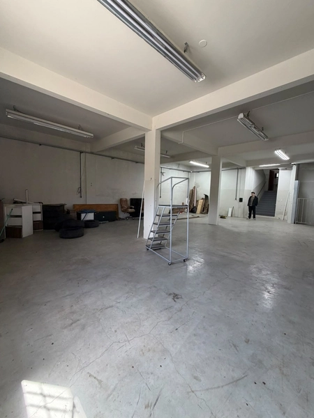 GALPÃO DE 680m²,ENERGIA TRIFÁSICA,3PAVIMENTOS EM BRUSQUE: ALUGUE JÁ!: 7ª foto da galeria de imagens do imóvel