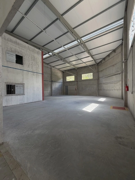 GALPÃO(860m²) PARA LOCAÇÃO,ENERGIA TRIFÁSICA,EM BRUSQUE – SC!: 6ª foto da galeria de imagens do imóvel